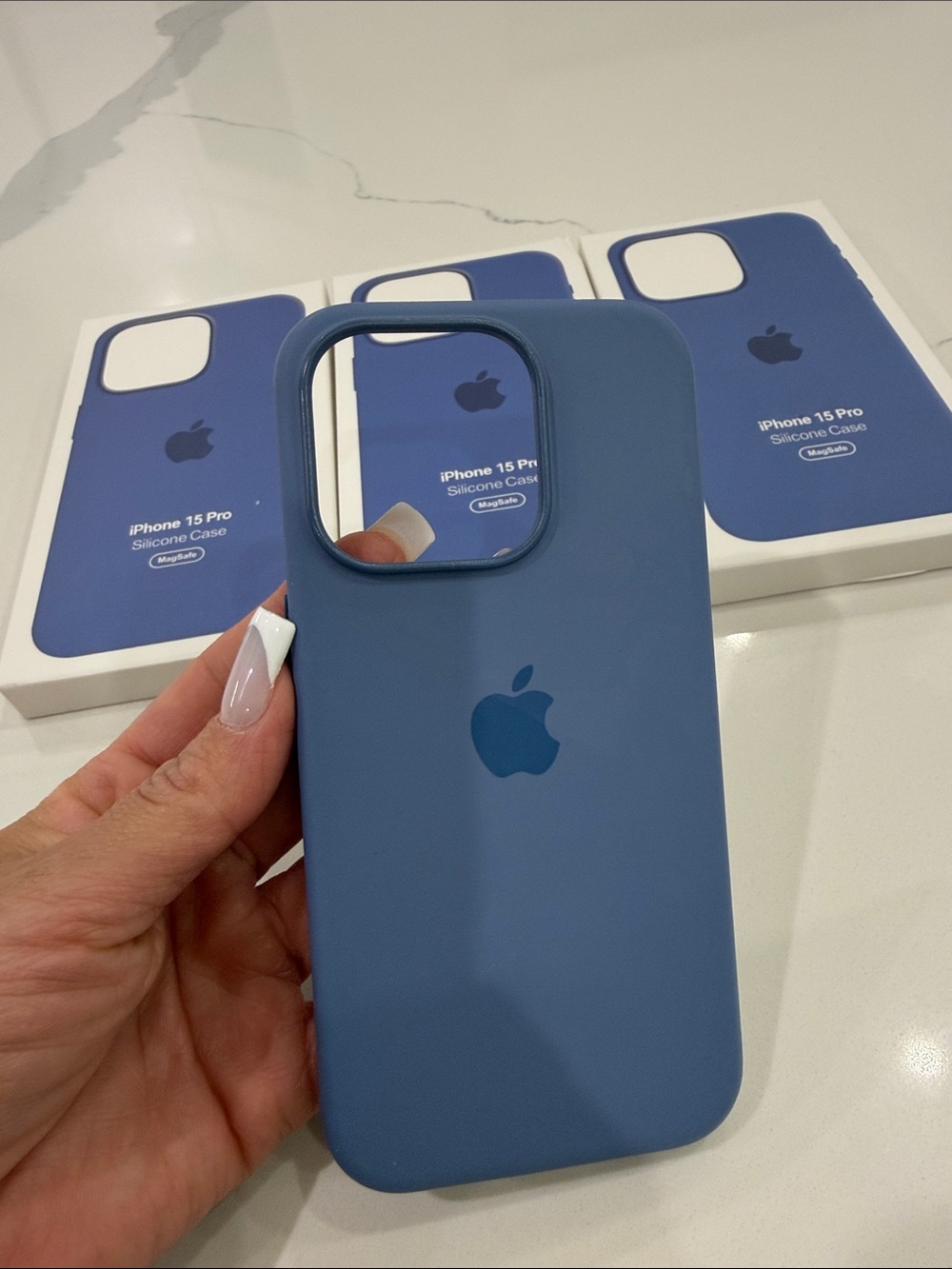 Apple iPhone 15 Pro Silicone Case - winter Blue - Picture 3 of 3